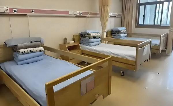 深圳入户需要的时间_佟丽娅儿子正脸曝光，五官气质超像爸爸 不存谁优谁劣根本在